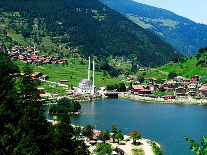 بحيرة أوزنجول Lake Uzungol